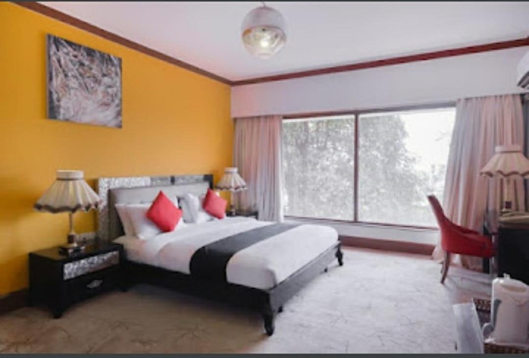 Royal Palms Hotel Bombaj Zewnętrze zdjęcie