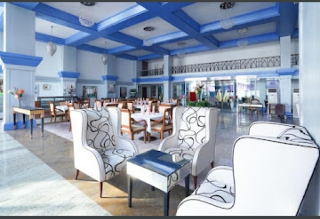 Royal Palms Hotel Bombaj Zewnętrze zdjęcie